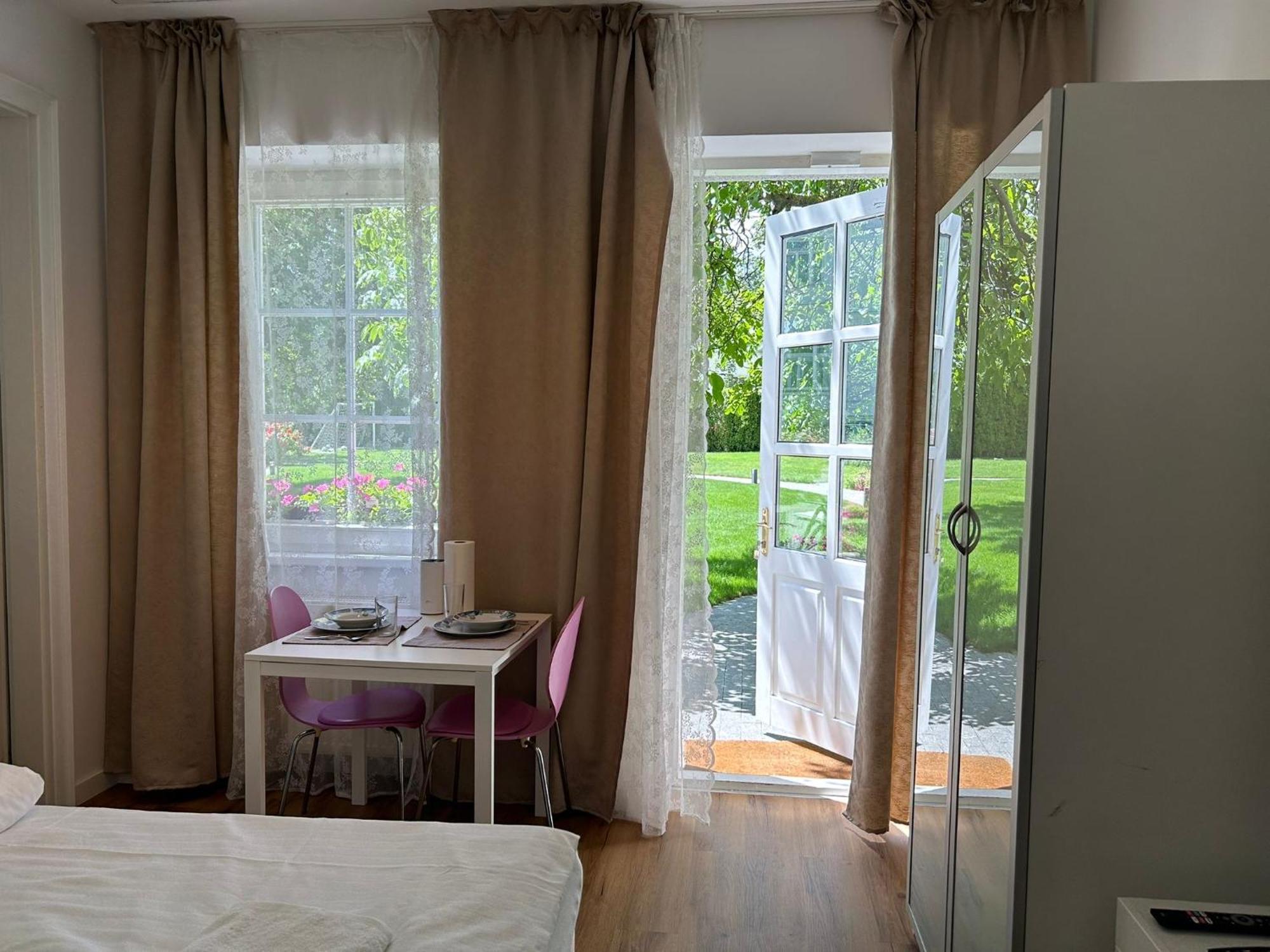 Apartment Mit Gartenblick Und Terrasse Baden Exteriör bild